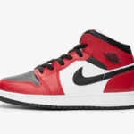 Air Jordan 1 Mid GS 'Chicago Black Toe'