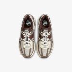 Wmns Nike Zoom Vomero 5 'Earth Fossil' - Image 4