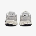Wmns Nike Air Zoom Vomero 5 'Photon Dust Metallic Silver' - Image 5
