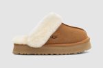 Wmns UGG Disquette Slipper 'Chestnut' - Image 2