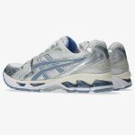 white light navy sneakers - Side product view
