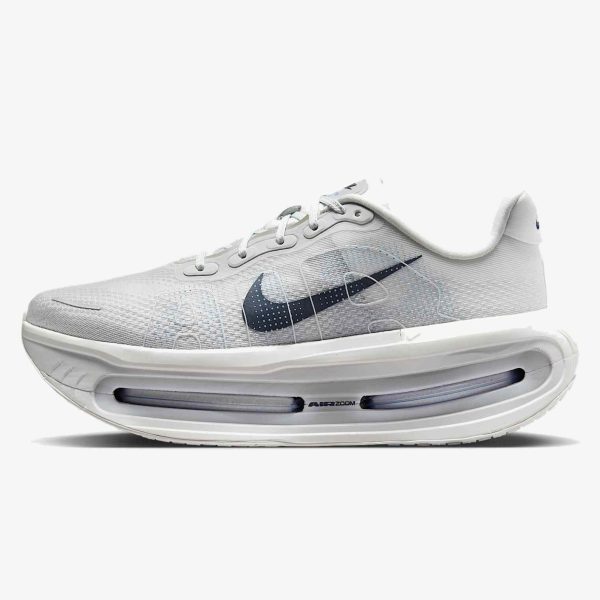 nike maximum-cushion running shoes - Off-white and grey Nike road-running shoe with a tall cushioned sole